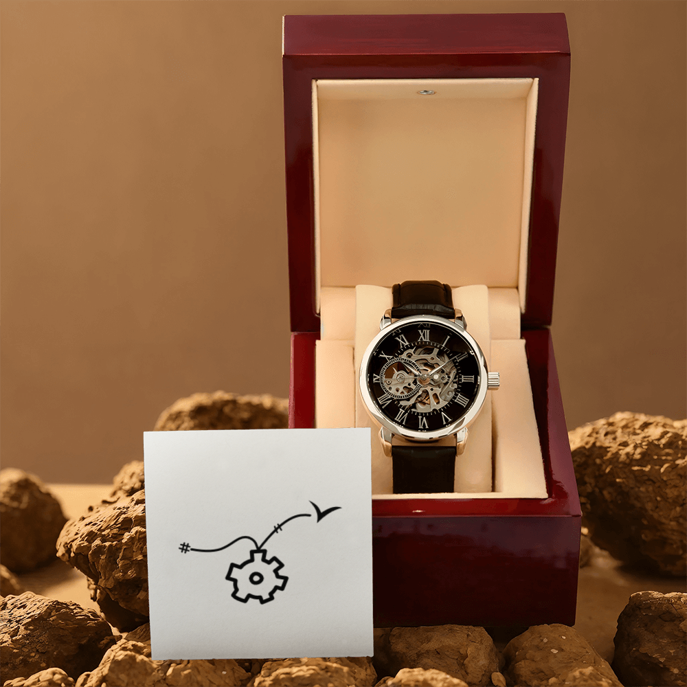 Montre ajourée avec boite en acajou personnalisée